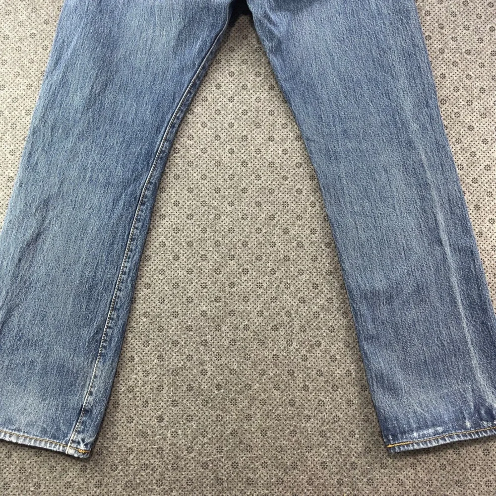 Levis 501 Original Fit Jeans Mens 32x30 Blue Denim Straight Leg Distressed